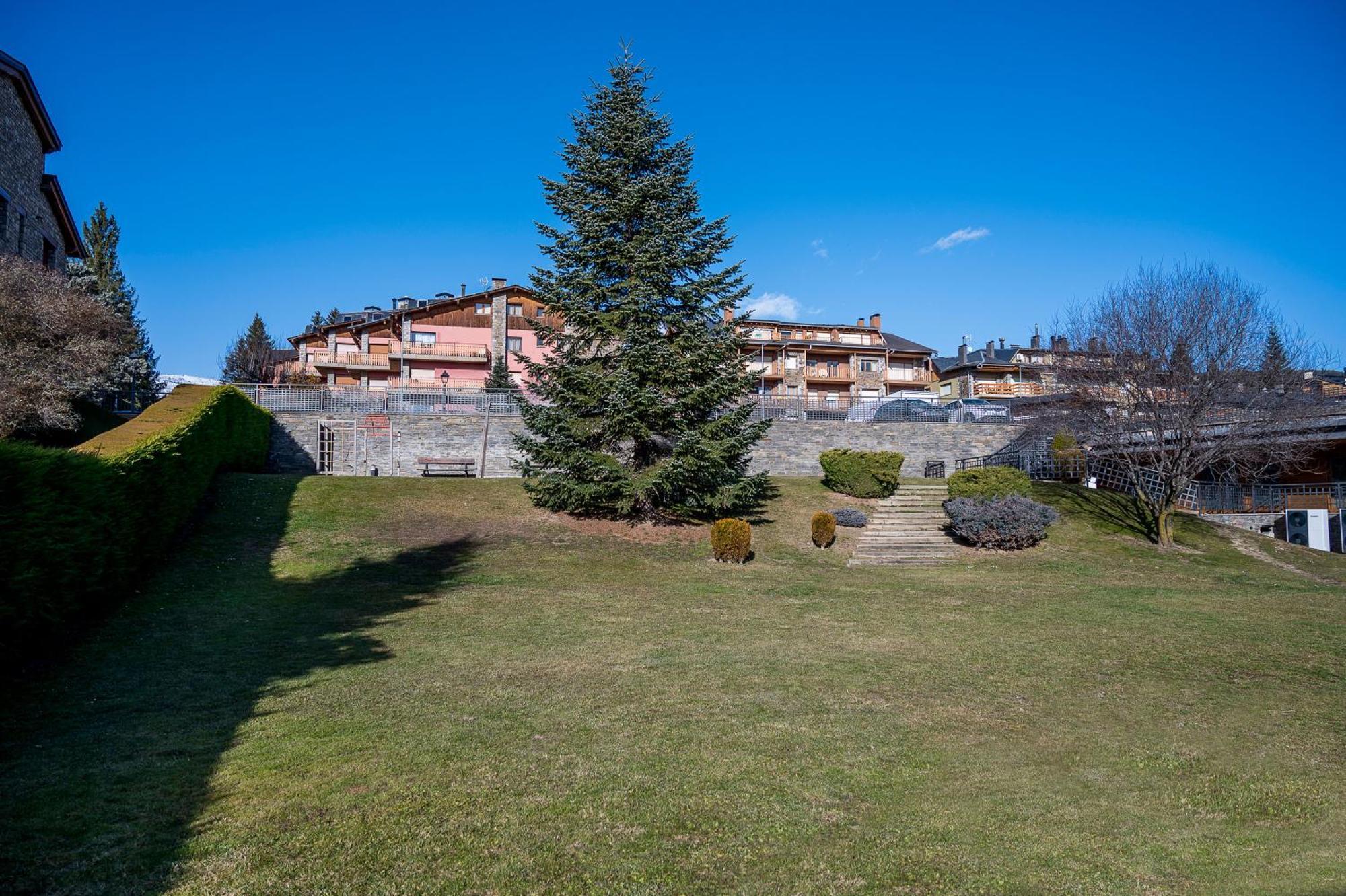 Hotel Llívia Extérieur photo