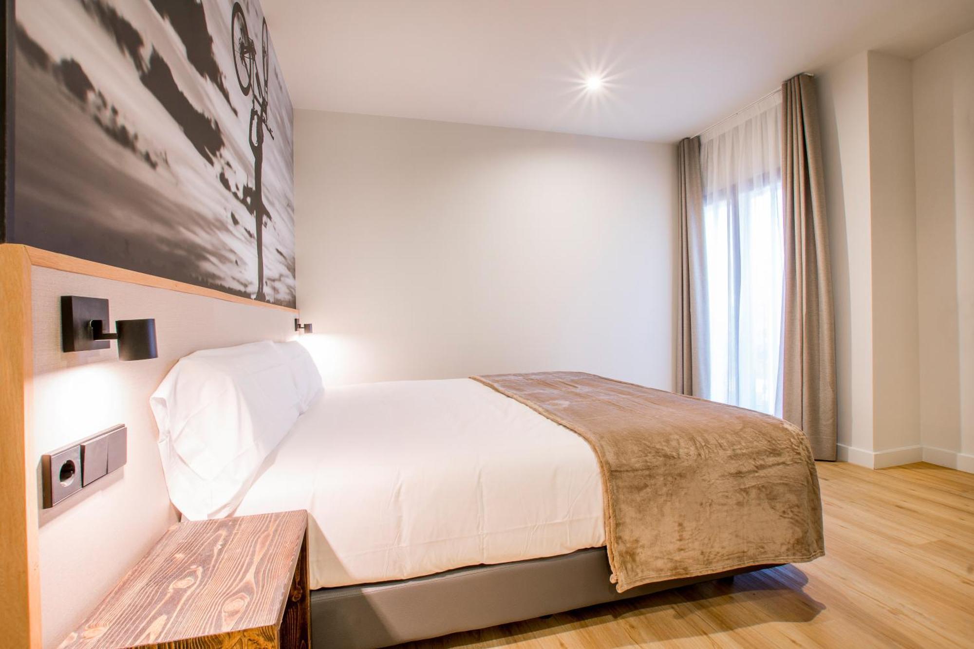 Hotel Llívia Extérieur photo