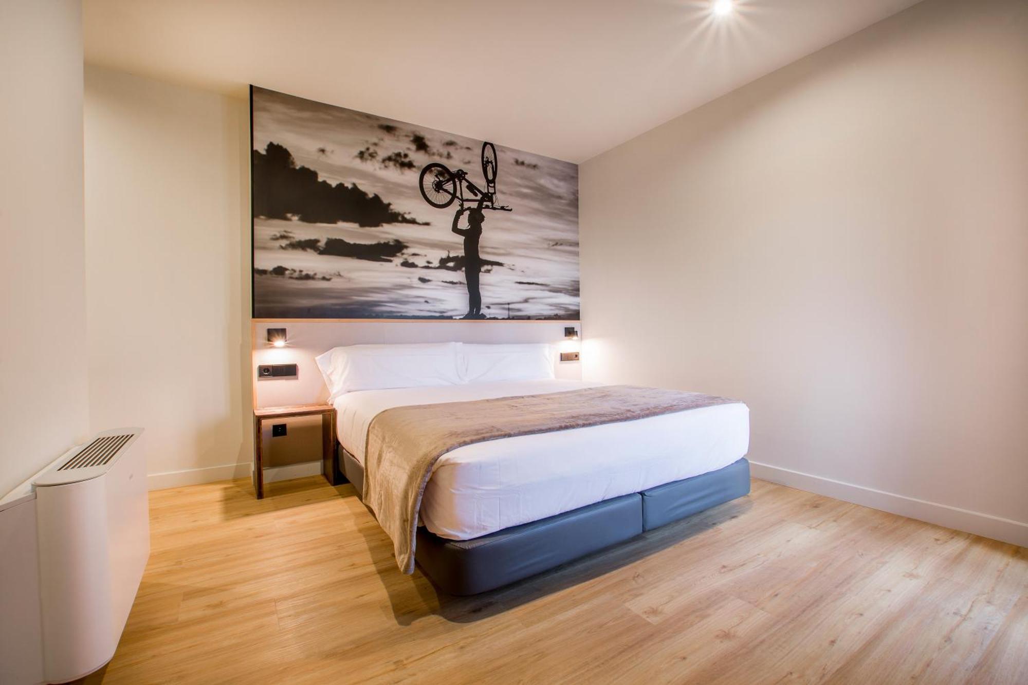Hotel Llívia Extérieur photo